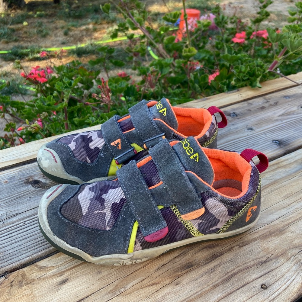 PLAE Ty, size 13